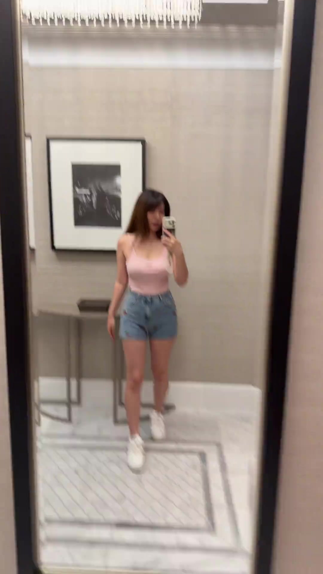 没开美颜烤肉姐自拍秀